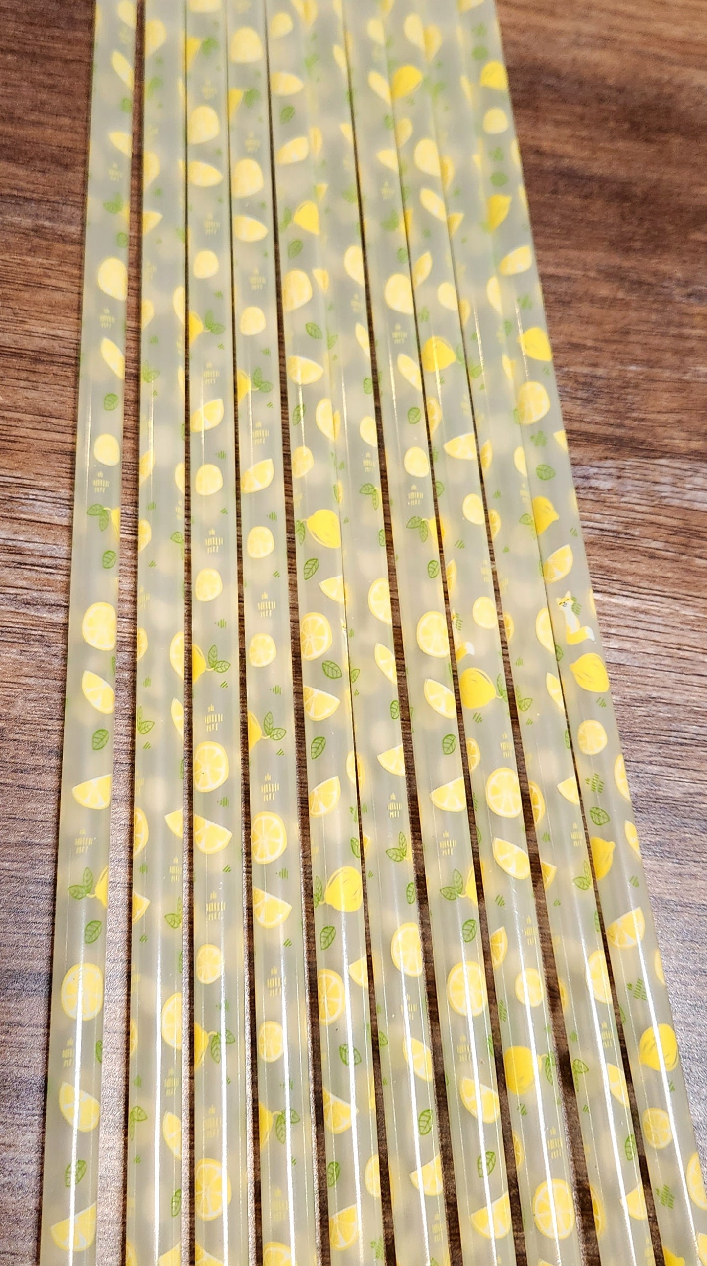 Lemons Color Changing 10in.